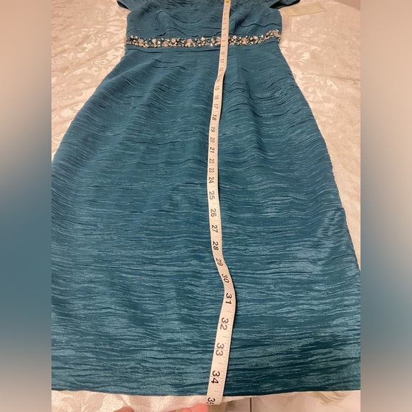 - NWT Eliza J. Green Emerald Dress Size 2 - Picture 6 of 12